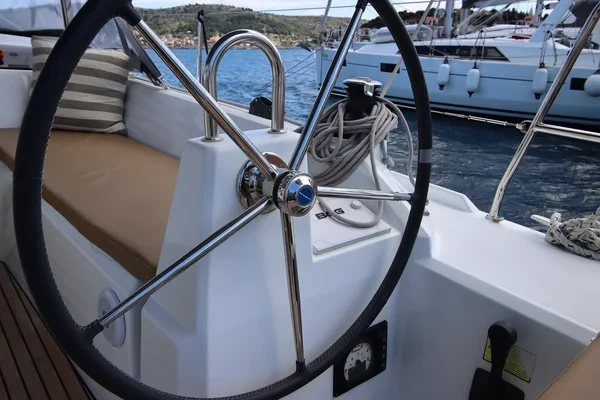 Oceanis 34.1 - Boatscribe.com