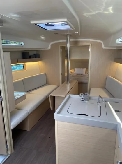 Oceanis 34.1 - Boatscribe.com