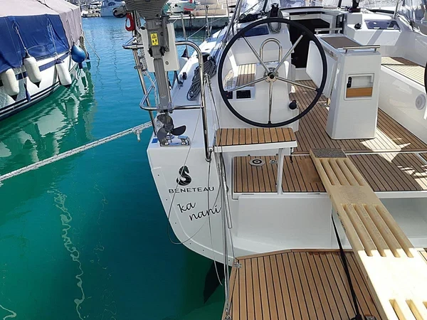 Oceanis 34.1 - Boatscribe.com