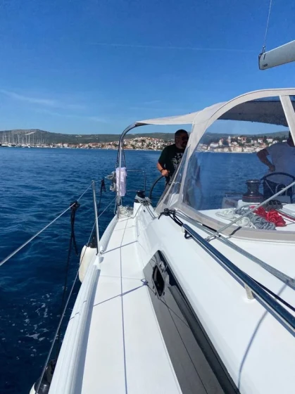 Oceanis 34.1 - Boatscribe.com