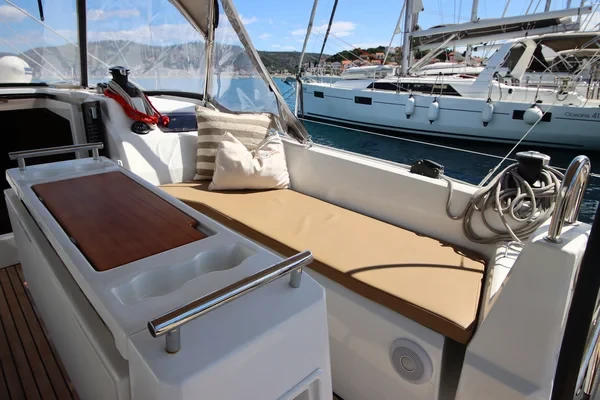 Oceanis 34.1 - Boatscribe.com