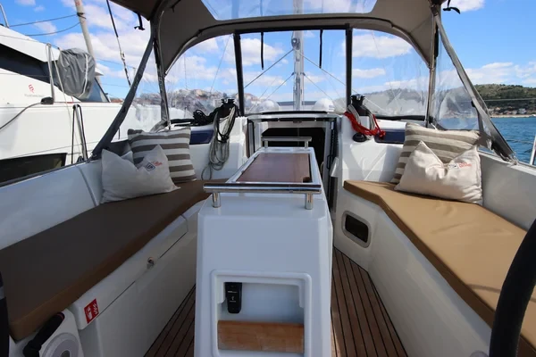 Oceanis 34.1 - Boatscribe.com
