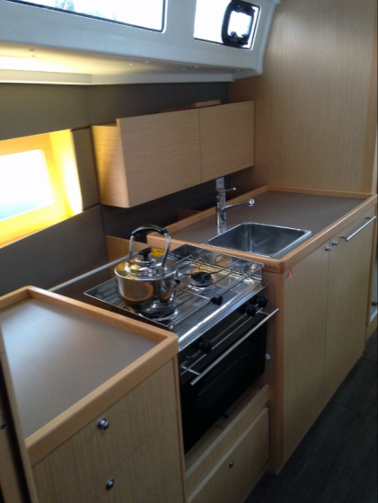 Oceanis 38 - 3 cab. - Boatscribe.com