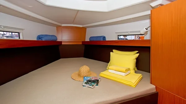 Bavaria 37 Cruiser - Boatscribe.com