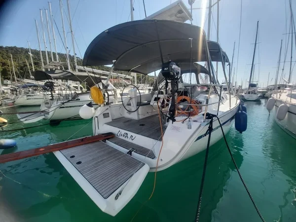 Bavaria 41 Cruiser - Boatscribe.com