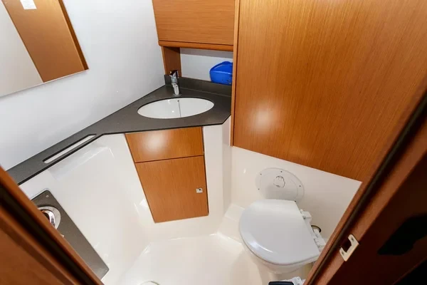 Bavaria 46 Cruiser - Boatscribe.com