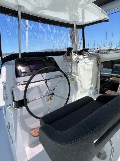 Lagoon 42 - Boatscribe.com
