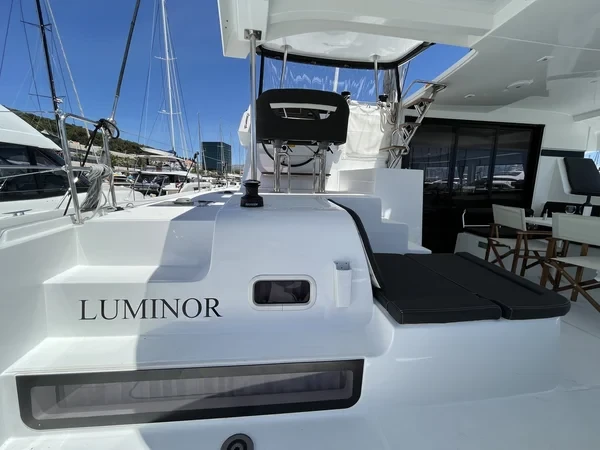 Lagoon 42 - Boatscribe.com