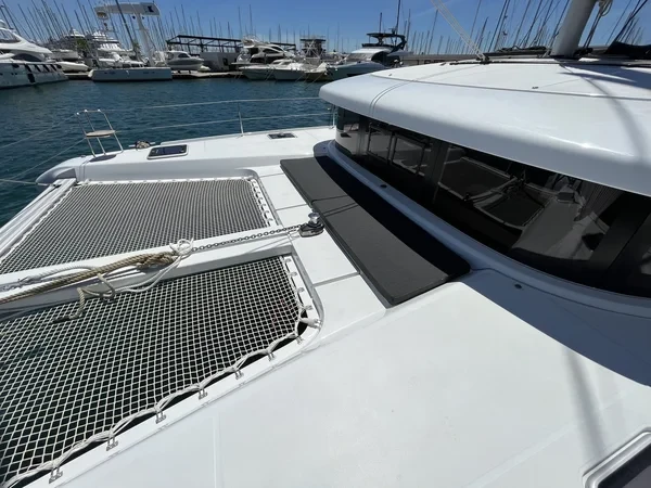 Lagoon 42 - Boatscribe.com