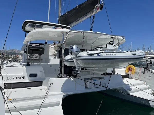 Lagoon 42 - Boatscribe.com