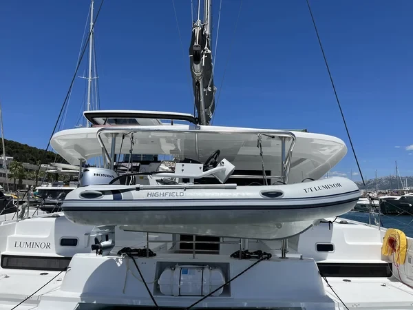 Lagoon 42 - Boatscribe.com