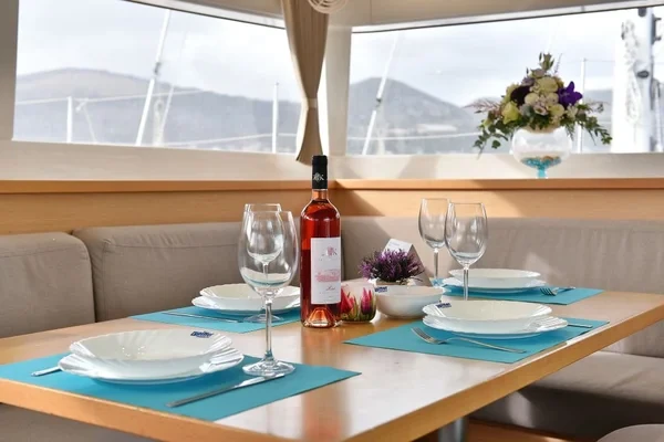 Lagoon 450 F - Boatscribe.com