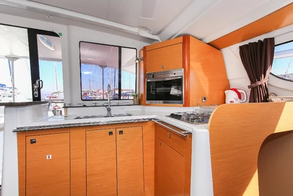 Lipari 41 - Boatscribe.com
