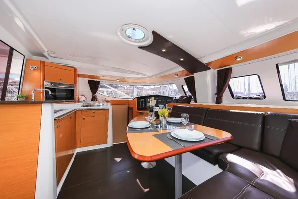 Lipari 41 - Boatscribe.com