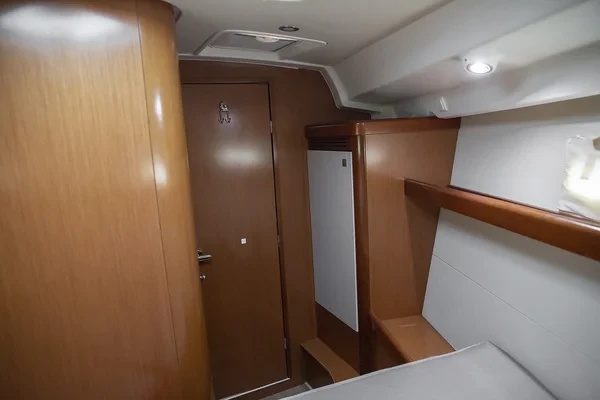 Oceanis 40 - Boatscribe.com
