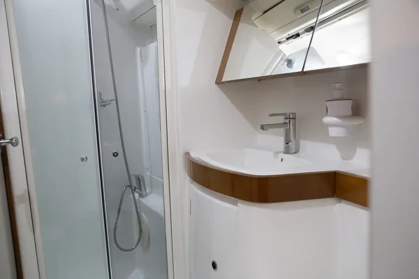 Oceanis 40 - Boatscribe.com
