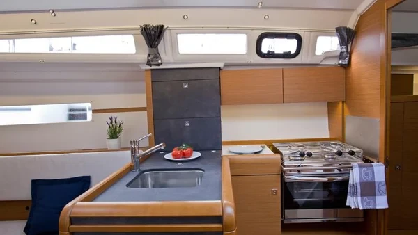 Sun Odyssey 349 - Boatscribe.com
