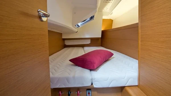Sun Odyssey 349 - Boatscribe.com