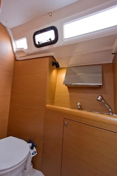 Sun Odyssey 349 - Boatscribe.com
