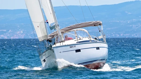 Bavaria 37 Cruiser - Boatscribe.com