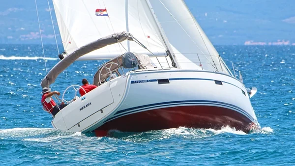 Bavaria 37 Cruiser - Boatscribe.com