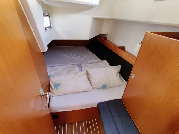 Bavaria 37 Cruiser - Boatscribe.com