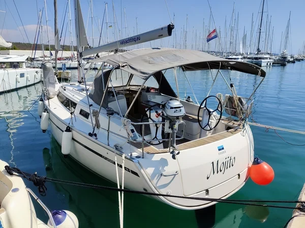Bavaria 37 Cruiser - Boatscribe.com
