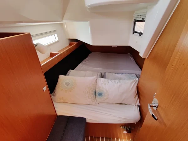 Bavaria 37 Cruiser - Boatscribe.com