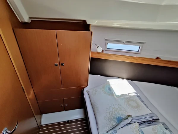 Bavaria 37 Cruiser - Boatscribe.com