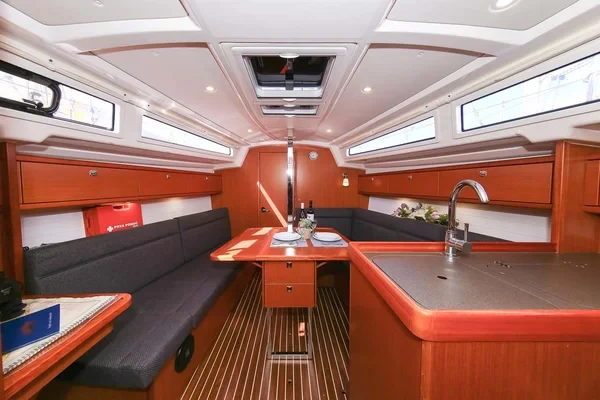 Bavaria 33 Cruiser - Boatscribe.com