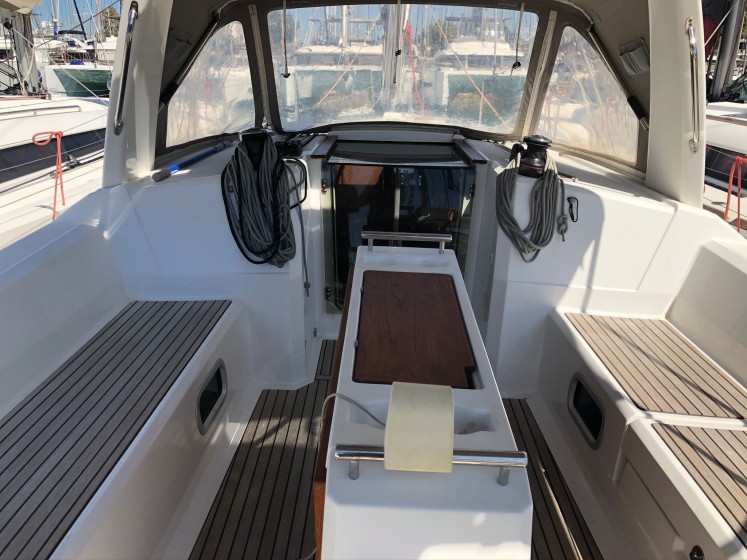 Oceanis 38 - 3 cab. - Boatscribe.com