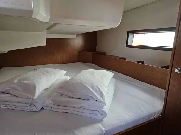 Bavaria 42 Cruiser - Boatscribe.com