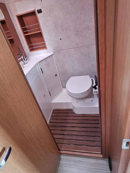 Bavaria 42 Cruiser - Boatscribe.com