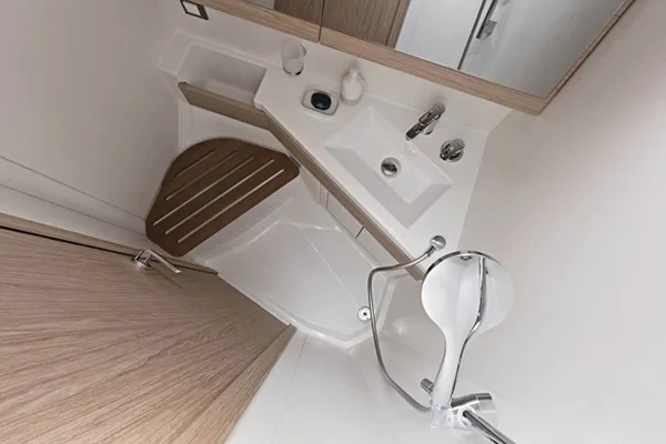 Oceanis 46.1 - Boatscribe.com