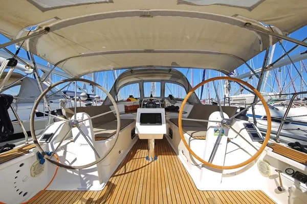 Bavaria 37 Cruiser - Boatscribe.com