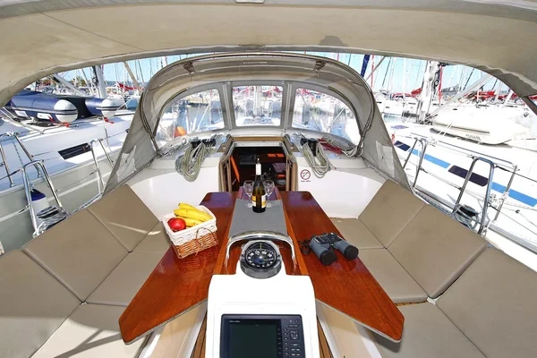 Bavaria 37 Cruiser - Boatscribe.com