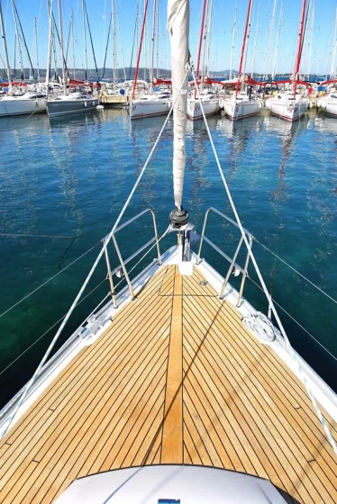 Bavaria 37 Cruiser - Boatscribe.com