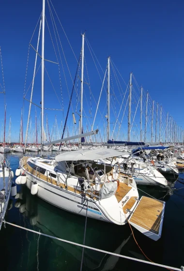 Bavaria 37 Cruiser - Boatscribe.com