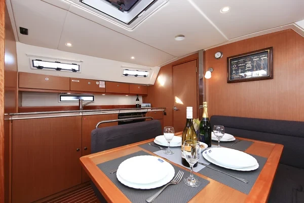 Bavaria 40 Cruiser - Boatscribe.com