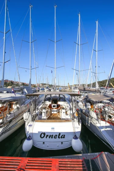 Bavaria 40 Cruiser - Boatscribe.com