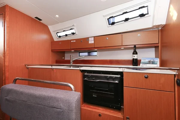 Bavaria 40 Cruiser - Boatscribe.com