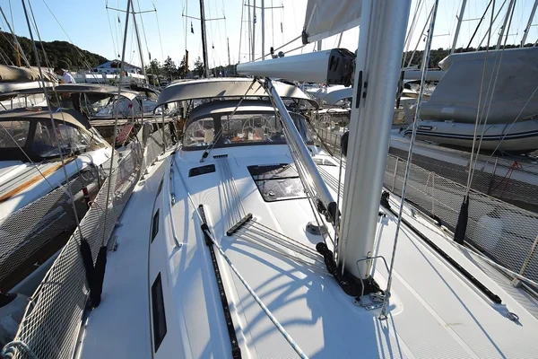 Bavaria 40 Cruiser - Boatscribe.com