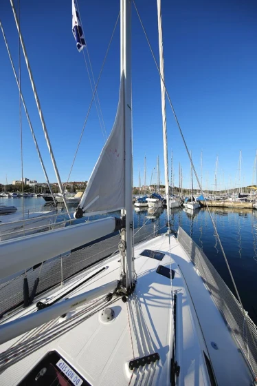 Bavaria 40 Cruiser - Boatscribe.com