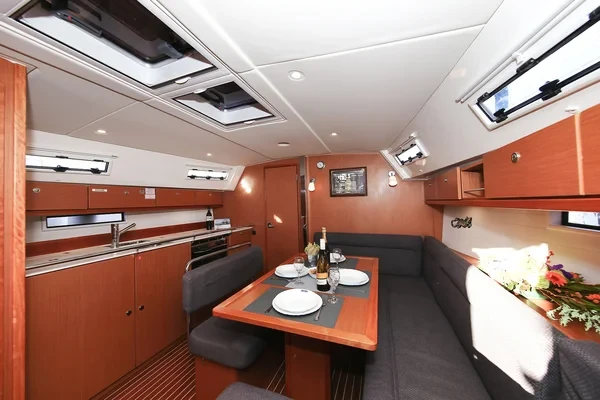 Bavaria 40 Cruiser - Boatscribe.com