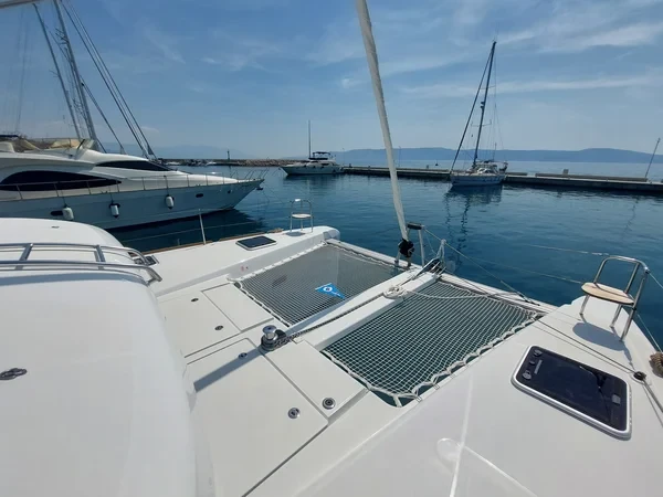 Lagoon 40 - Boatscribe.com