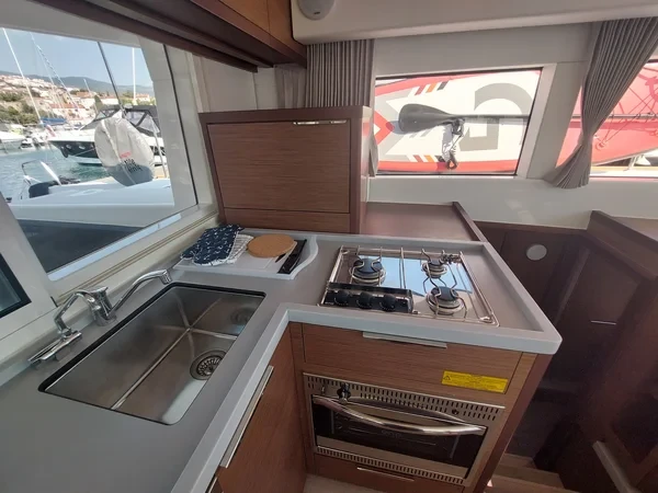 Lagoon 40 - Boatscribe.com