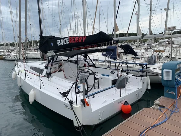 Pogo 12.50 - Boatscribe.com