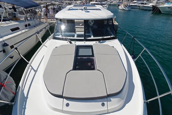 Merry Fisher 1095 - Boatscribe.com