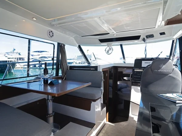 Merry Fisher 1095 - Boatscribe.com