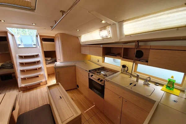 Oceanis 46.1 - Boatscribe.com